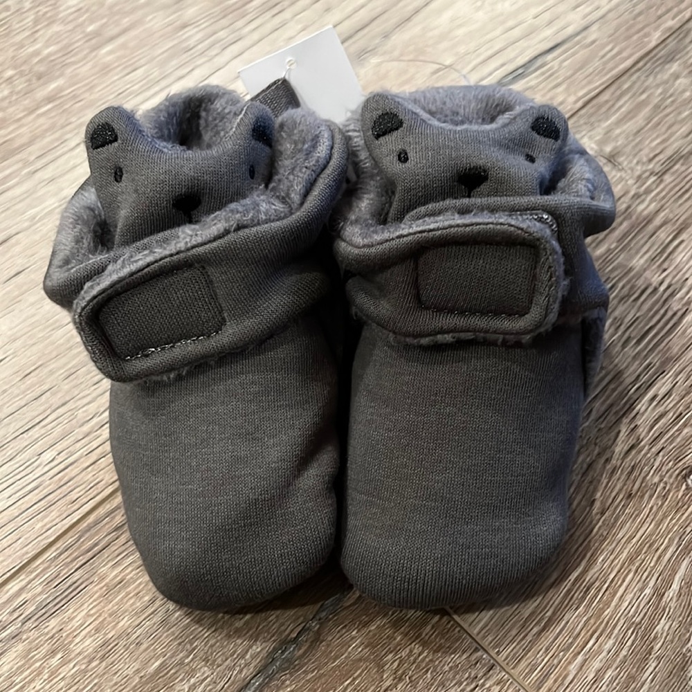 NWT Baby Bear Gray Booties Size 6-12M!